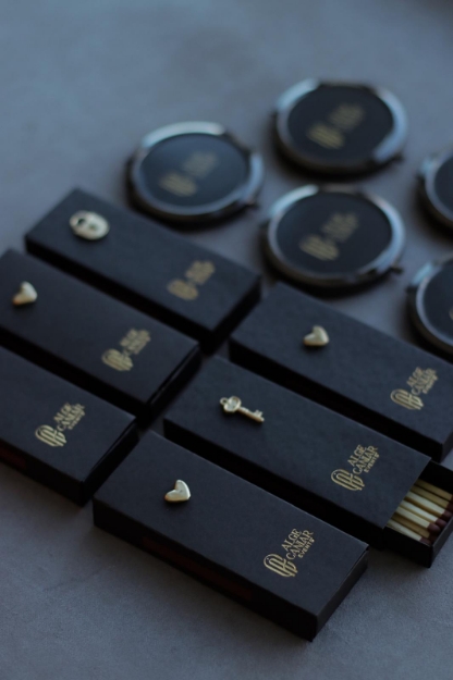 Siyah Mary Uzun Kibrit resmi