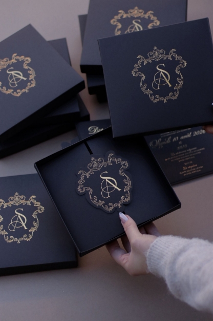 Kutulu Black Victoria resmi