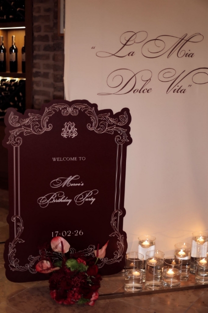 Henna Night Karşılama Panosu resmi